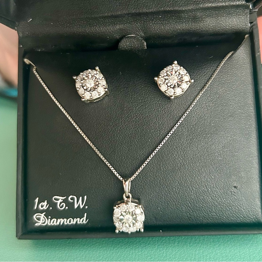 Elegant Silver Diamond Jewelry Set